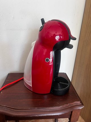 Cafetera Dolce Gusto Roja