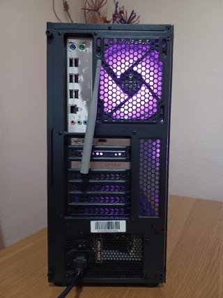 Workstation 10 Núcleos 64GB RAM HDMI Wifi