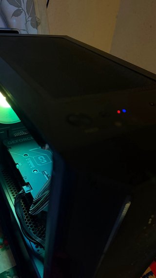 Pc gaming RTX 5060+monitor 180hz con garantía
