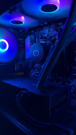 Pc gaming RTX 5060+monitor 180hz con garantía