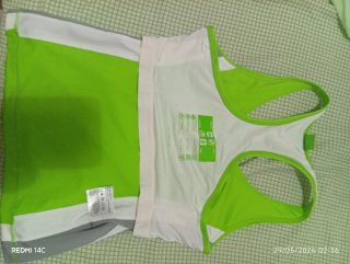 Camiseta deportiva Boss tirantes mujer verde
