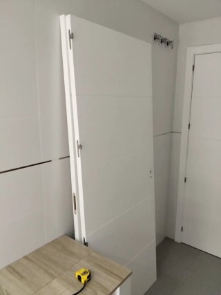 Puertas madera maciza blancas