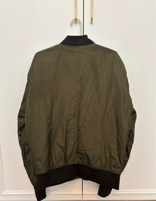 Chaqueta bomber verde oliva