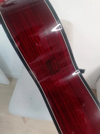 Guitarra flamenca autoamplificada