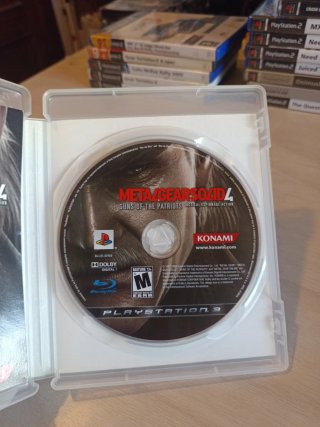 Metal Gear Solid 4 PS3 NTSC USA Completo