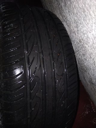 Llantas BMW blancas 16 pulgadas con cubiertas
