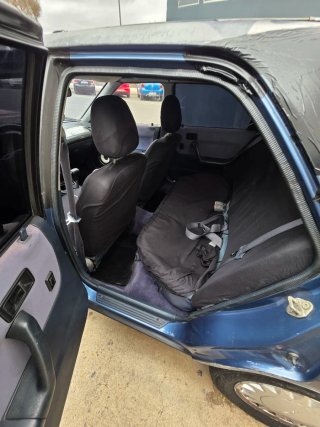 Mazda 323 1998