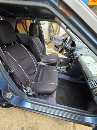 Mazda 323 1998