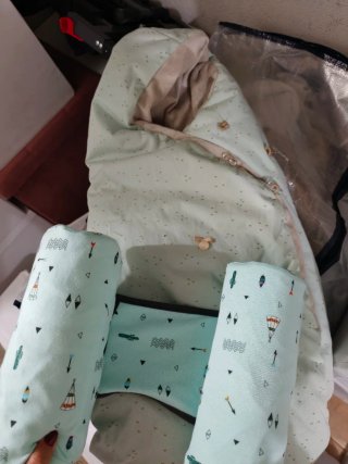 Saco bebé Uzturre verde menta sin usar + rulo