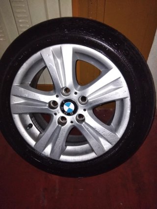 Llantas BMW 16 pulgadas de aluminio con cubiertas