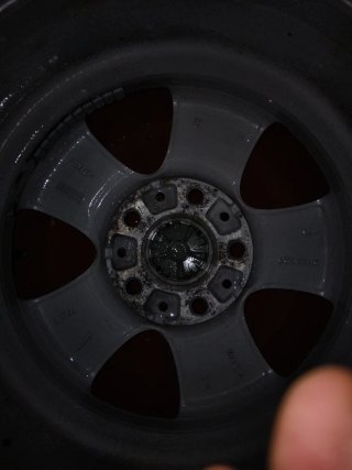 Llantas BMW 16 pulgadas de aluminio con cubiertas