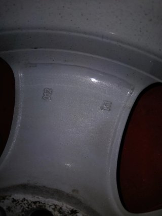 Llantas BMW 16 pulgadas de aluminio con cubiertas