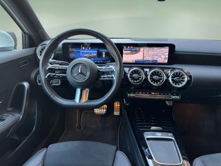 Mercedes-Benz Clase A 200 - 5.400 kms - Nacional