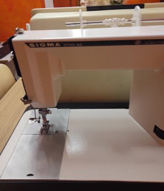 2 Máquinas de Coser Eléctricas Vintage