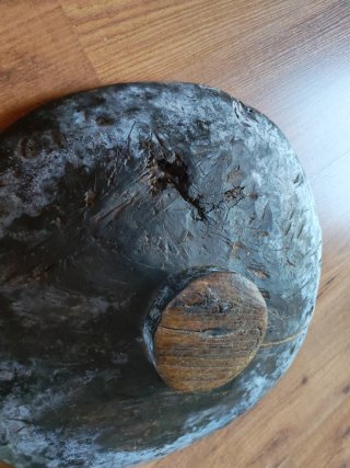 Antiguo cuenco de madera rústico