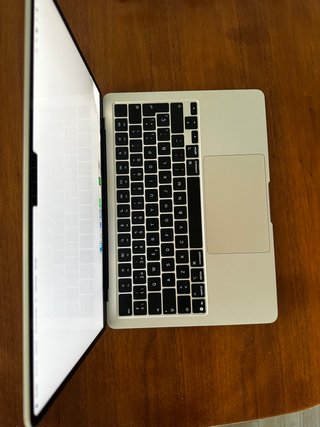 MacBook Air M4 13 Pollici - Schermo rotto