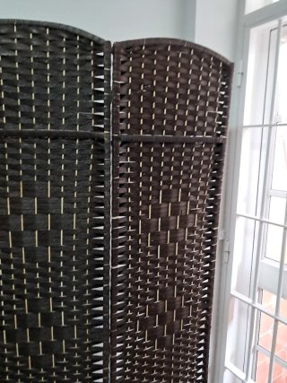 Biombo de mimbre marrón