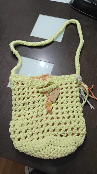 Bolso tejido a mano
