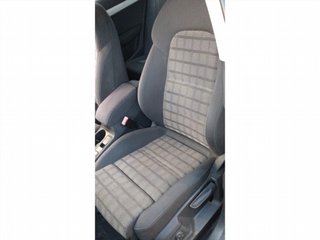 AUDI Q3 (8U)