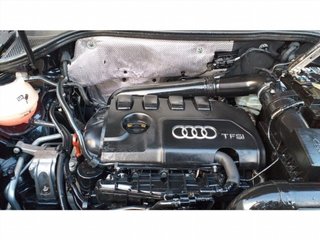 AUDI Q3 (8U)
