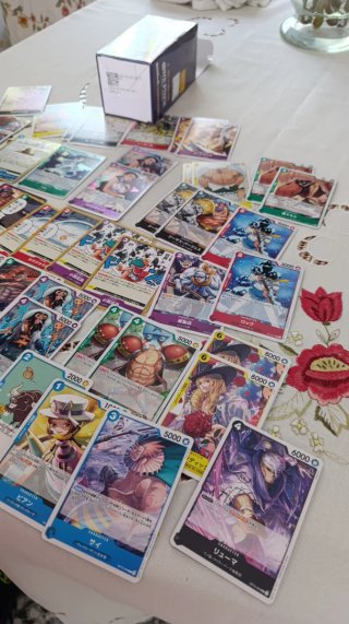 Lote de 131 cartas One Piece