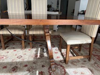 Mesa de castaño gruesa