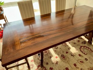 Mesa de castaño gruesa