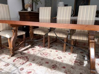 Mesa de castaño gruesa