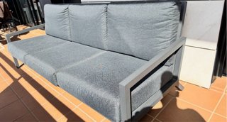 Sofá exterior 3 plazas gris semi nuevo