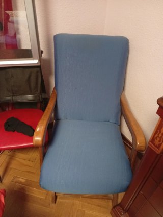 Sillón azul y marrón
