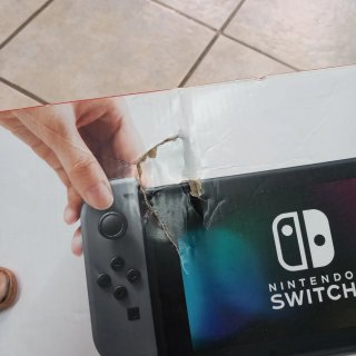 Caixa Nintendo Switch. Caixa sola.