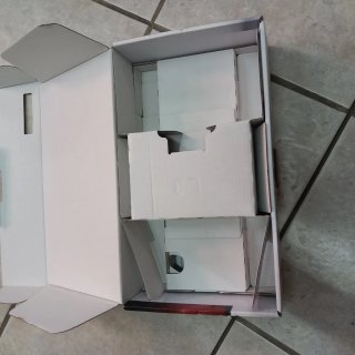 Caixa Nintendo Switch. Caixa sola.