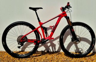 Bici da mountain bike a sospensione completa in carbonio da 29 pollici