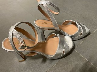 Sandalias LATOUCHE plateadas