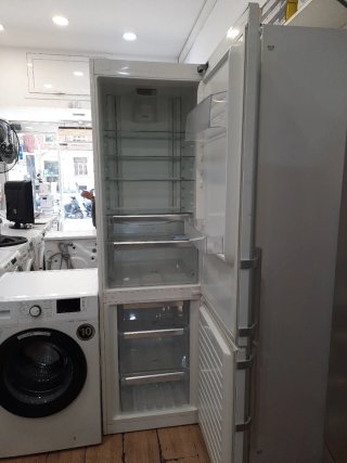 Lavadora Beko + Nevera AEG