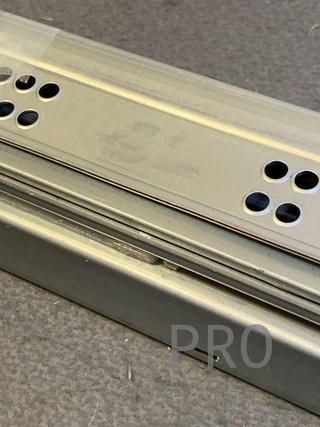 Set di 2 guide scorrevoli Mod.45 in acciaio zincato Amig