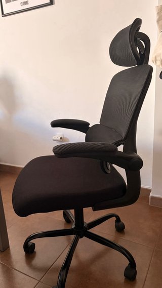 Silla ergonómica negra. En perfecto estado.