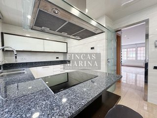 Casa adosada en alquiler en Passeig Maragall - Zona Estació en Gavà