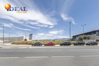 Solar en venta en Barrio de Zaidín en Granada