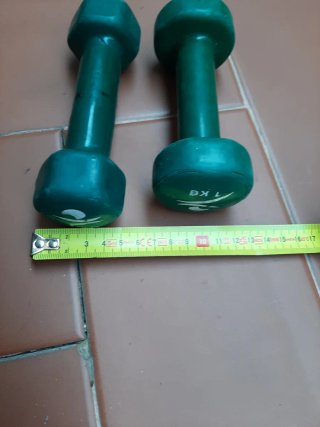 2 Mancuernas 1kg Diferentes Modelos entrenó