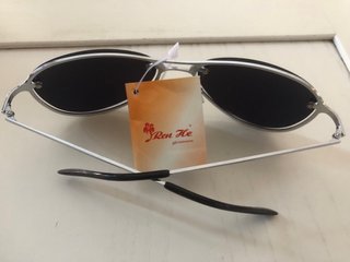 Occhiali da sole unisex scuri