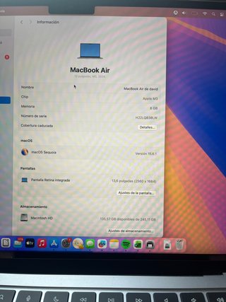 MacBook Air M3 256GB Plata, 8gb RAM.