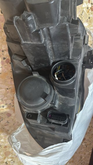 Faro delantero derecho golf v