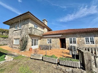 Chalet en venta en Vilanova de Arousa