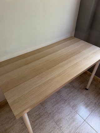Mesa de escritorio madera y patas de metal