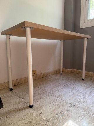 Mesa de escritorio madera y patas de metal