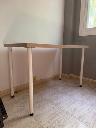 Mesa de escritorio madera y patas de metal