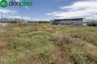 Solar en venta en Barrio de Zaidín en Granada