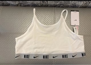 Top deportivo blanco Nike talla 13-15 años grande