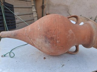 Cántaro de barro antiguo
